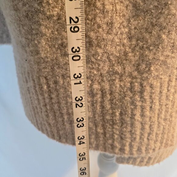 H&M Size Large Sweater - Picture 5 of 5